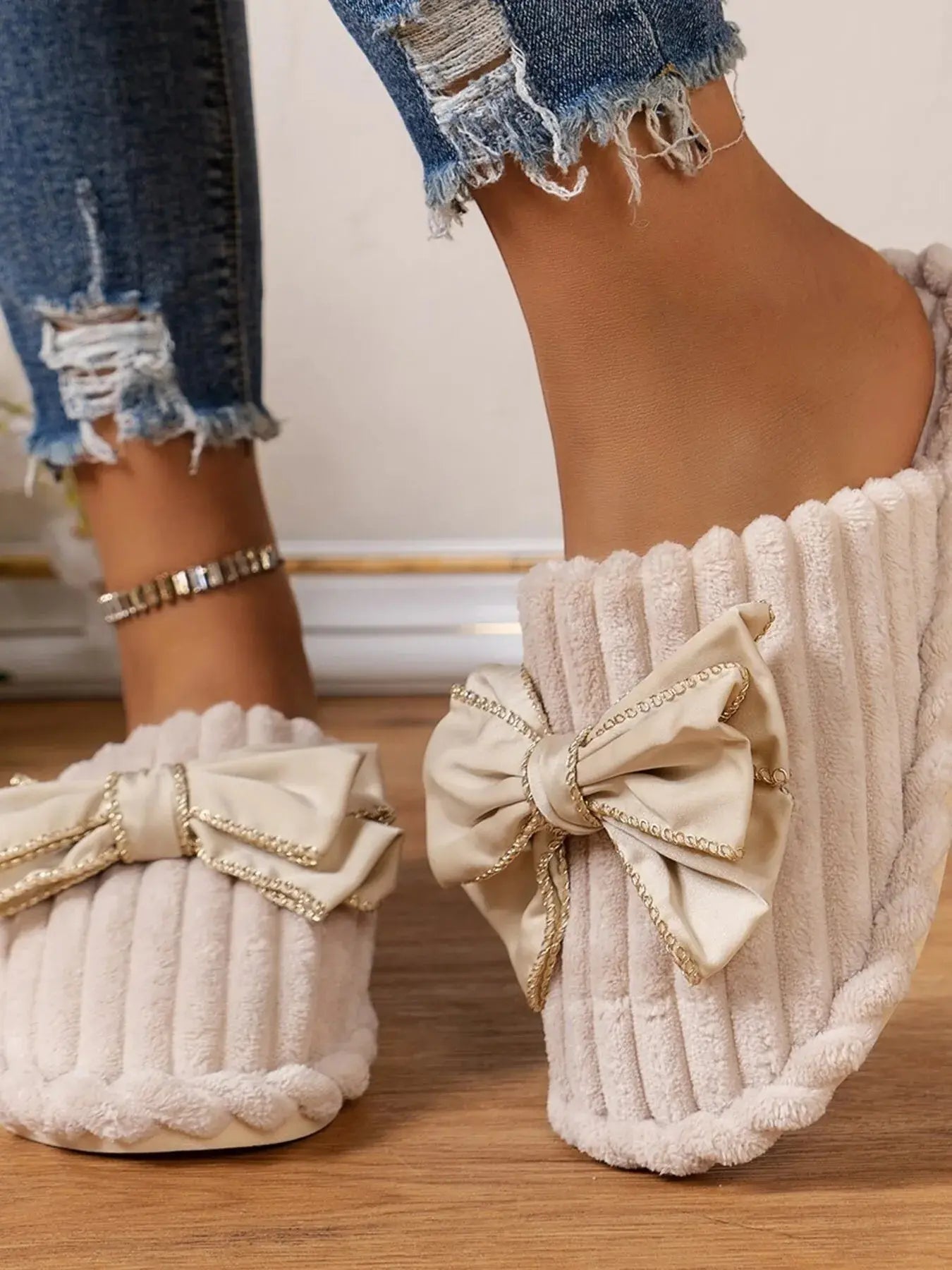 Bow Embellished Indoor Slippers