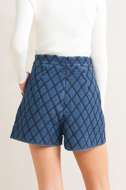MODERNLUXE QUILTED WOVEN SHORT