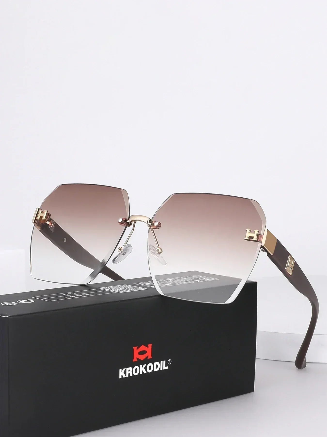 2025 New Fashion Sunglasses Luxury Brand Designer Women Men Retro Square Big Frame Eyewear Uv400 Outdoors Glasses Box Packaging