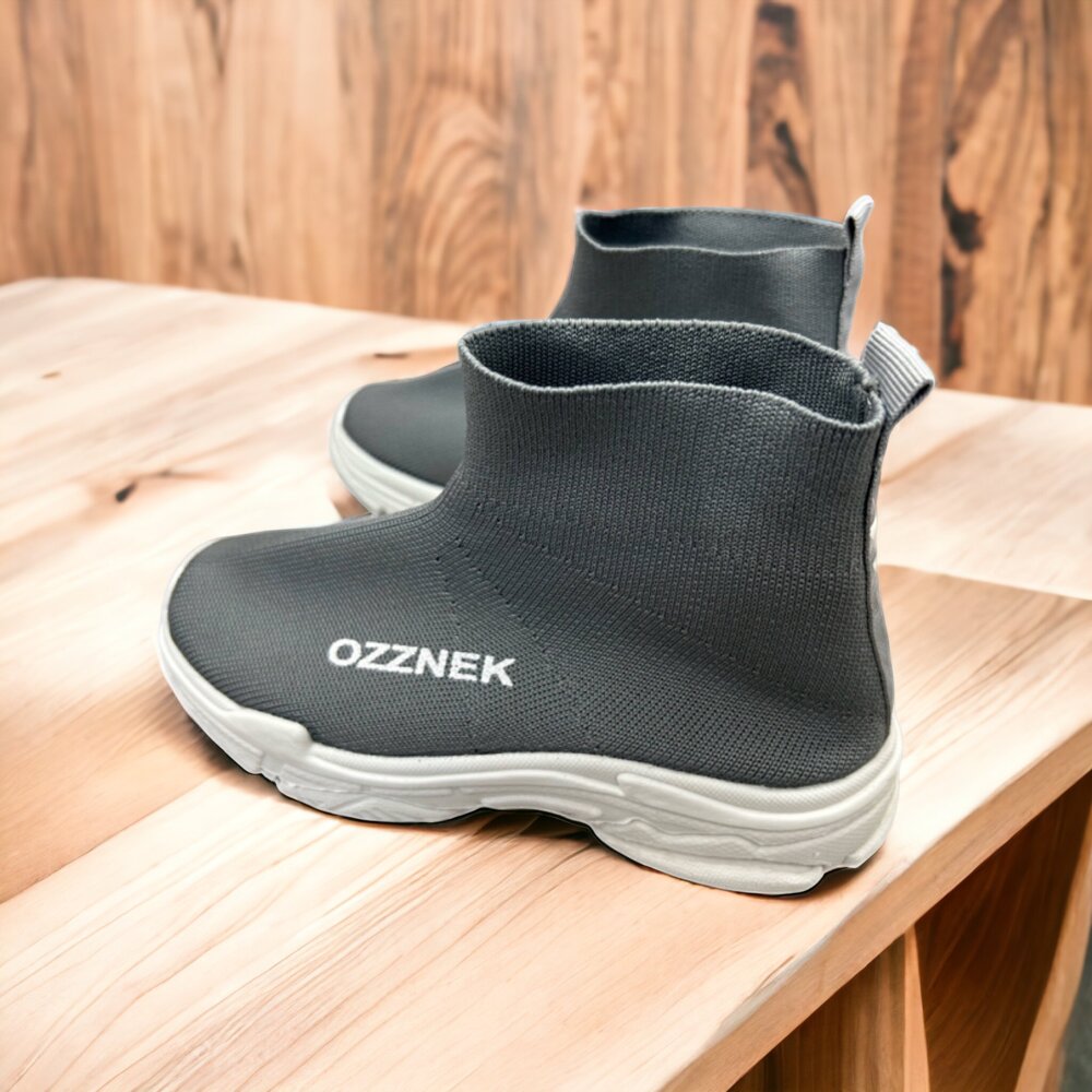 Kids’ Slip-On Sneakers – Lightweight, Flexible & Anti-Slip